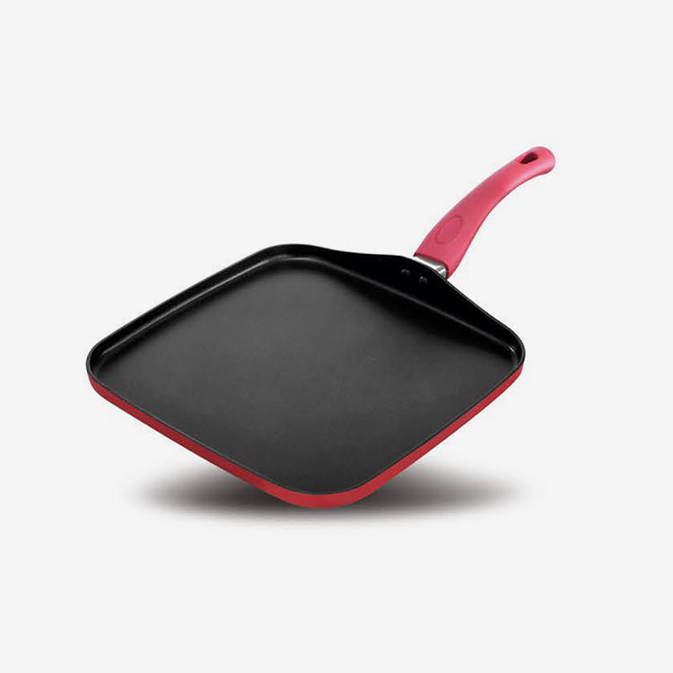 Black nonstick rolled edge aluminum pizza pan with soft touch bakelite handle